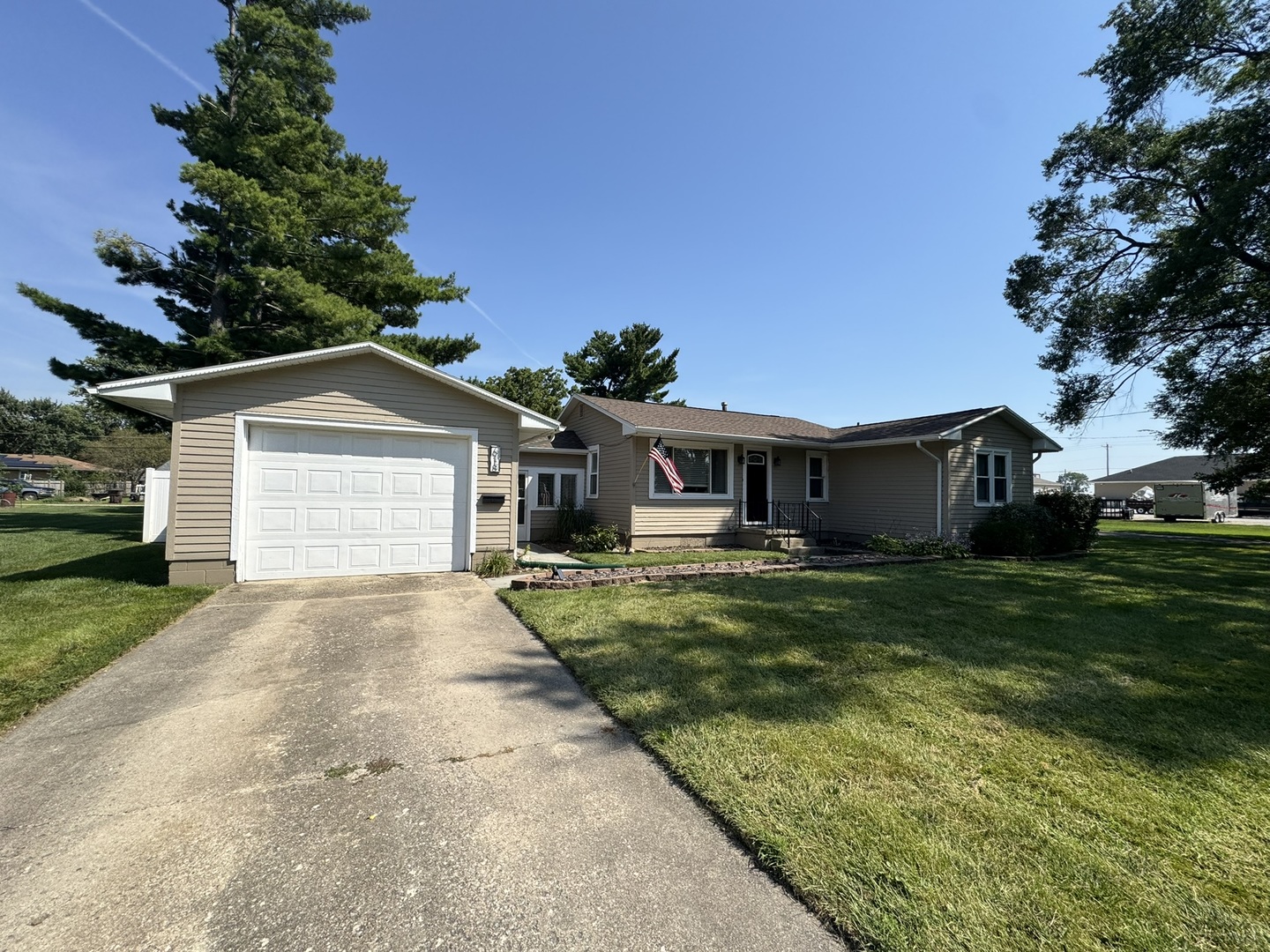 618 S Lott Boulevard Property Photo 1