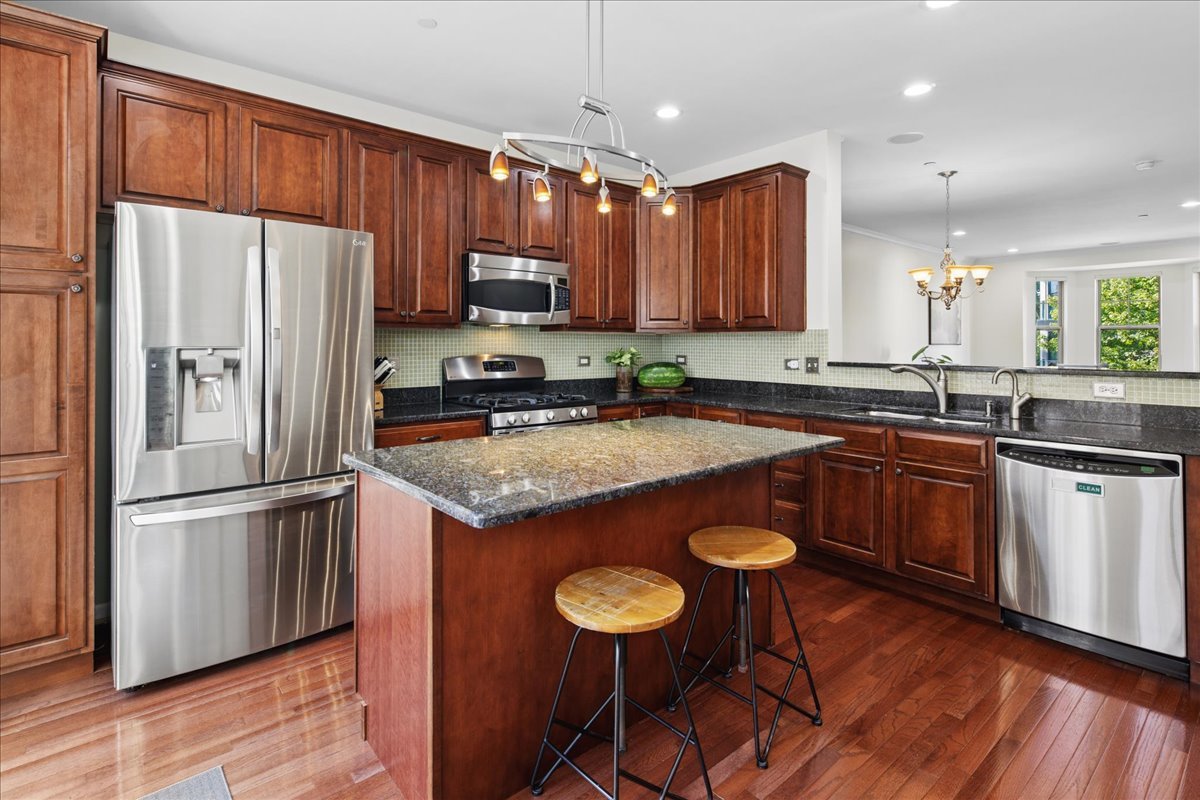 6347 Hennings Court Property Photo 10