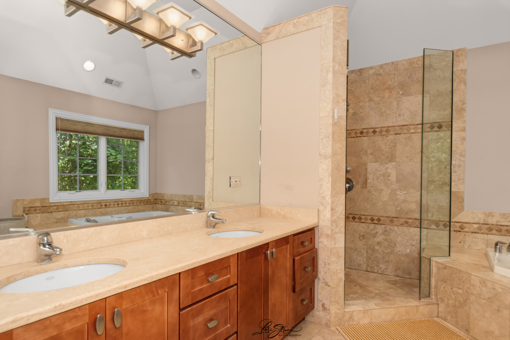 1730 Lunt Avenue Property Photo 18