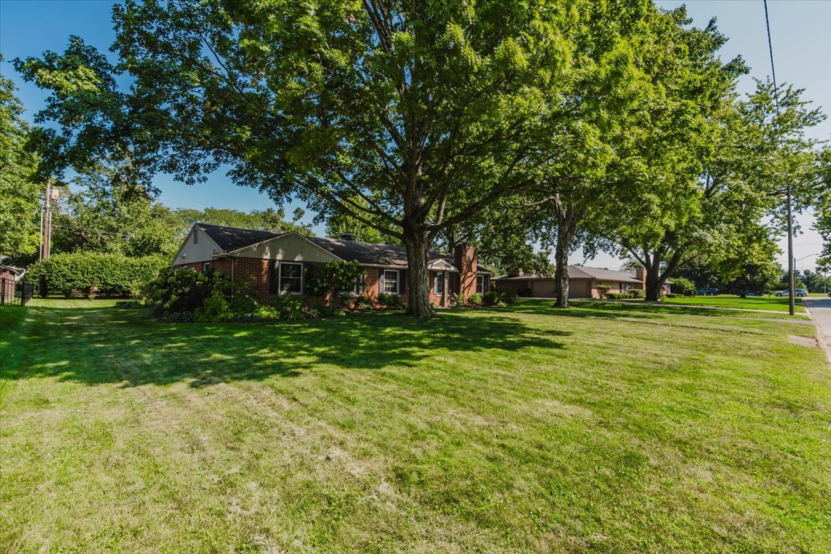 914 Hastings Drive Property Photo 3