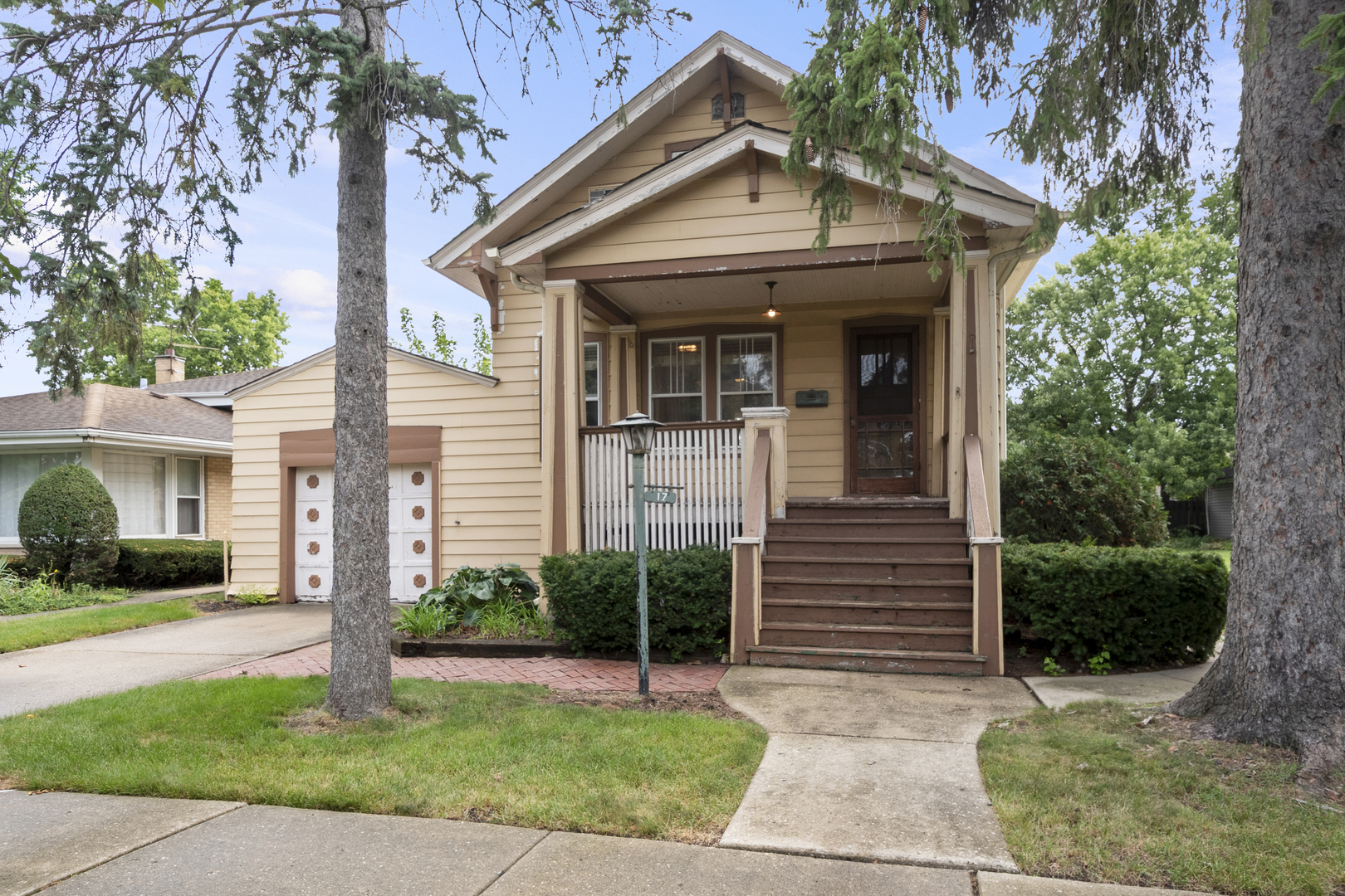 17 N Chester Avenue Property Photo 2