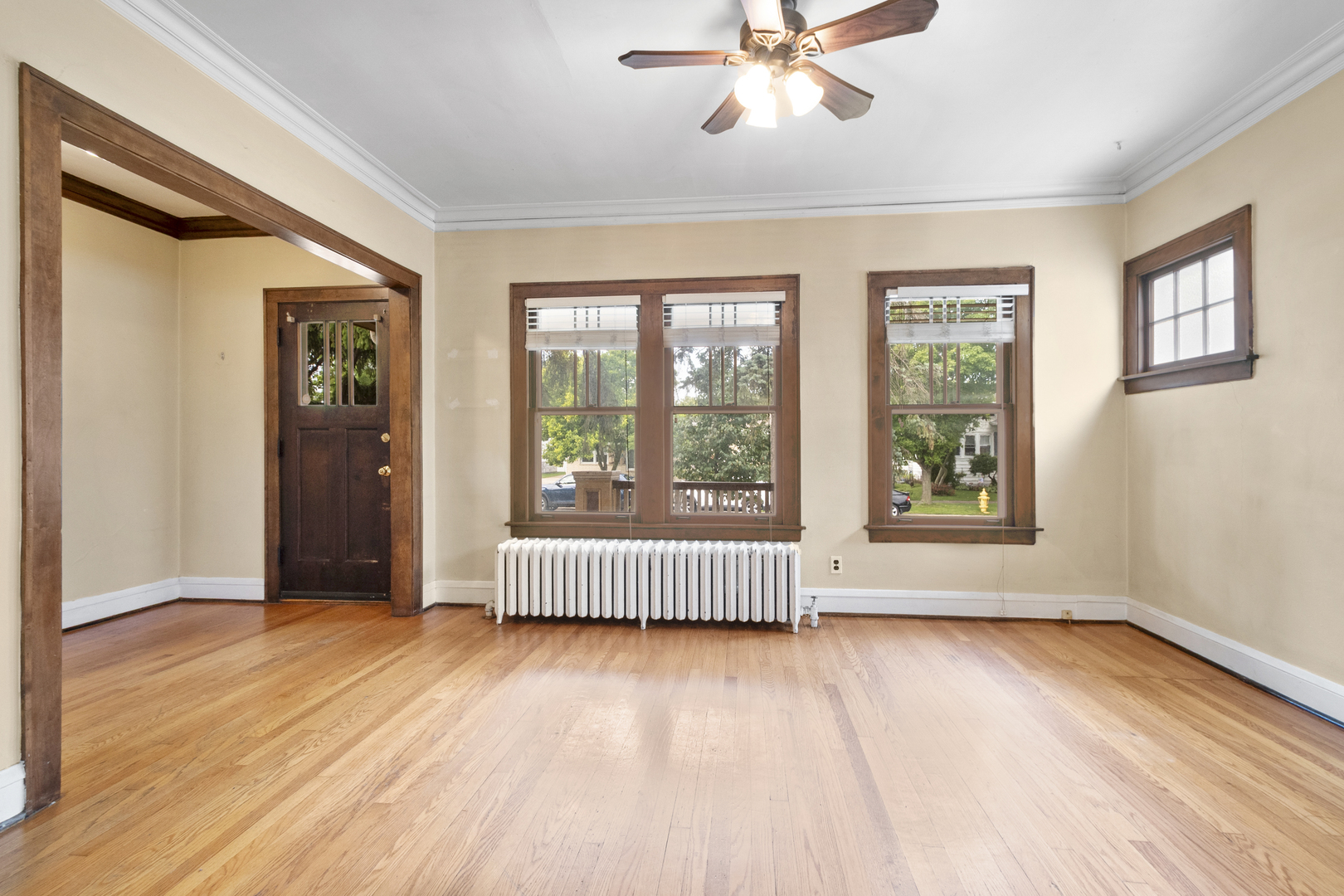 17 N Chester Avenue Property Photo 3