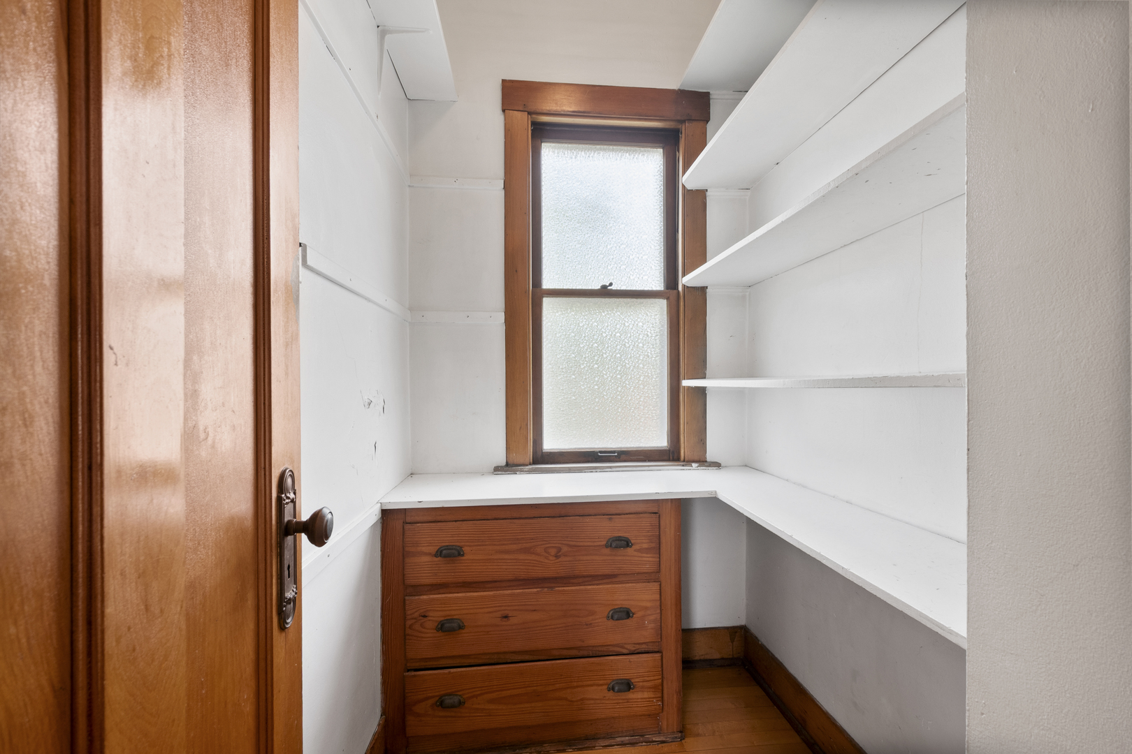 17 N Chester Avenue Property Photo 7