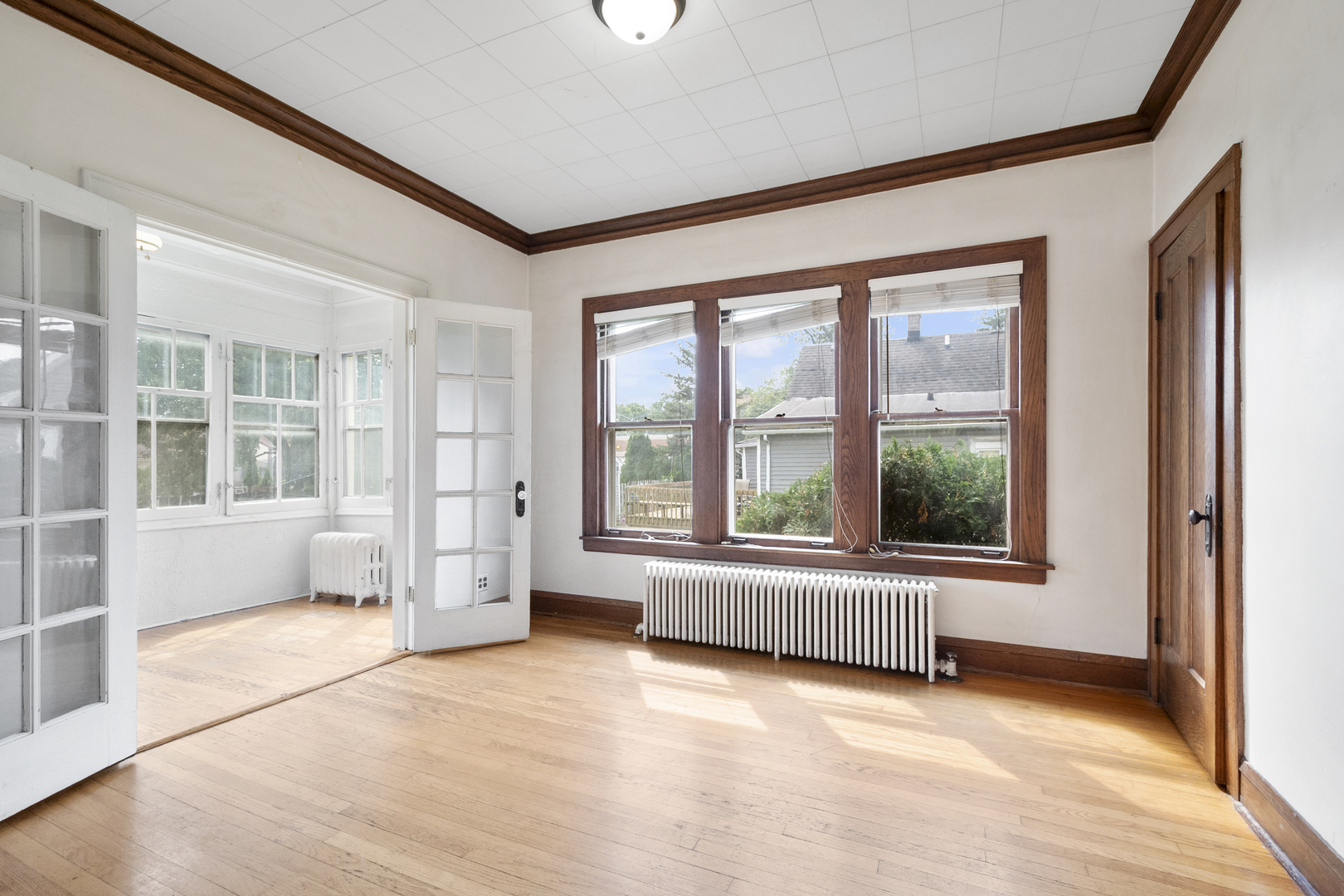 17 N Chester Avenue Property Photo 8