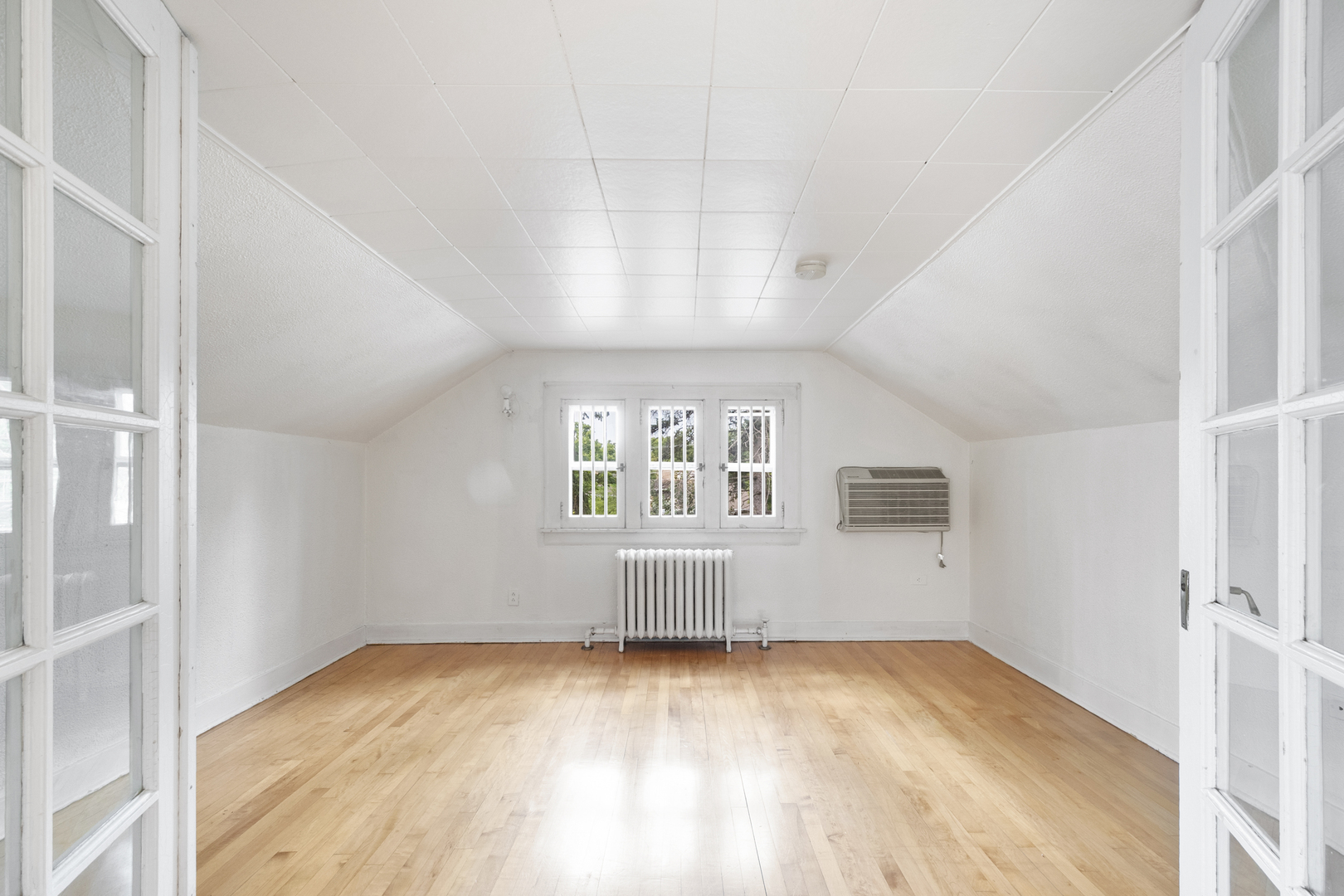 17 N Chester Avenue Property Photo 13