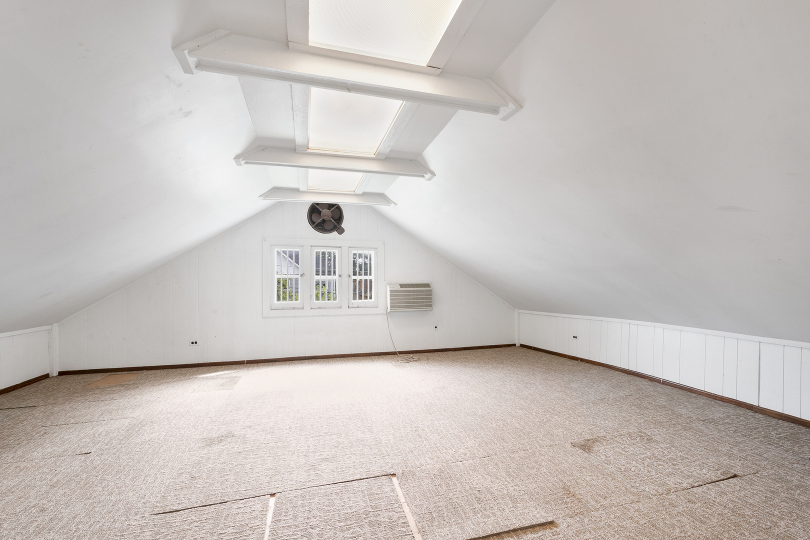 17 N Chester Avenue Property Photo 14