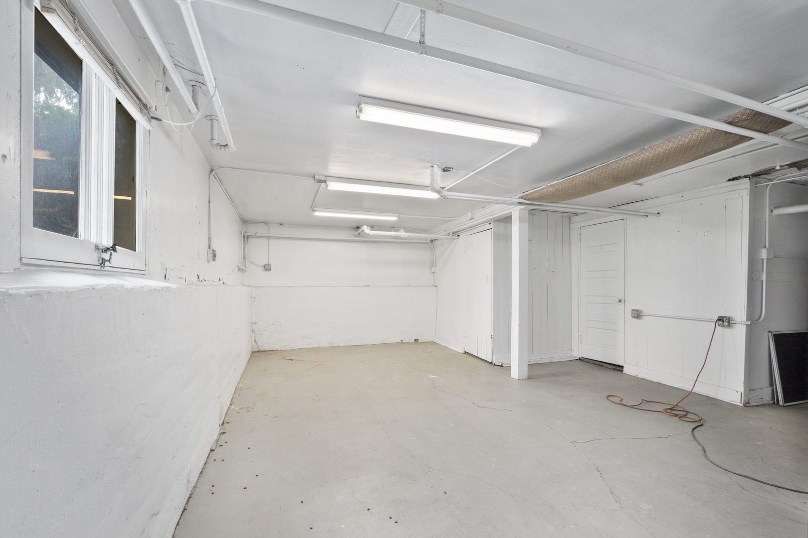 17 N Chester Avenue Property Photo 15