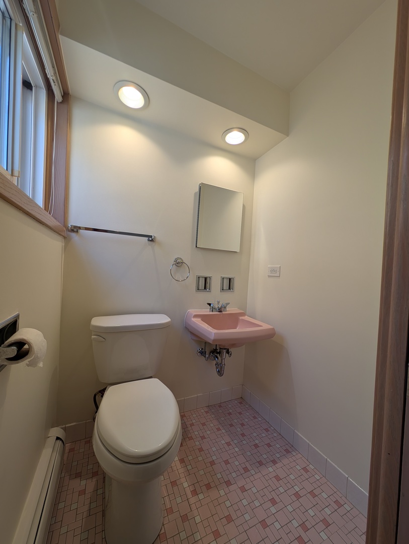 6537 N Natoma Avenue 2 Property Photo 8