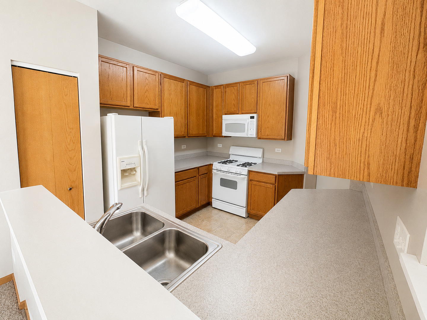 647 Jonathan Drive Property Photo 3
