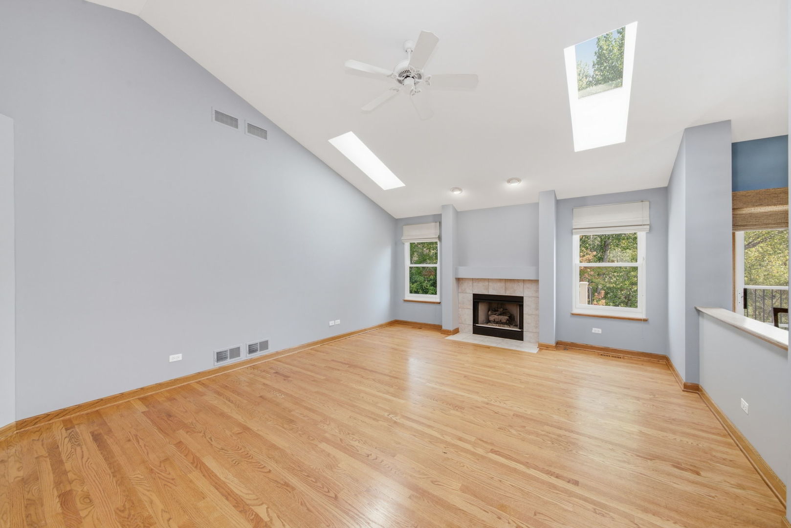 531 Amherst Drive Property Photo 3