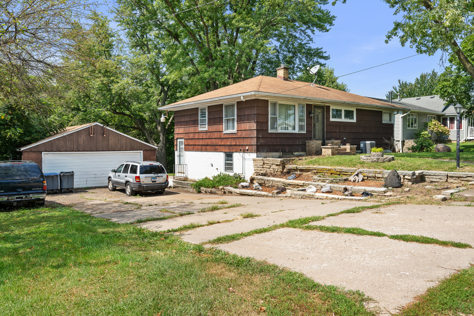 8824 27th Street Property Photo 3