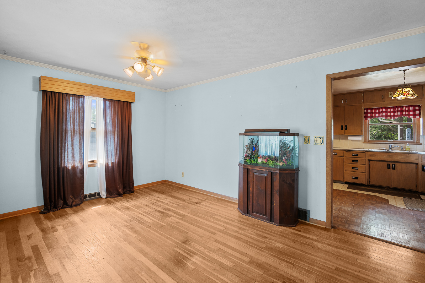 8824 27th Street Property Photo 7