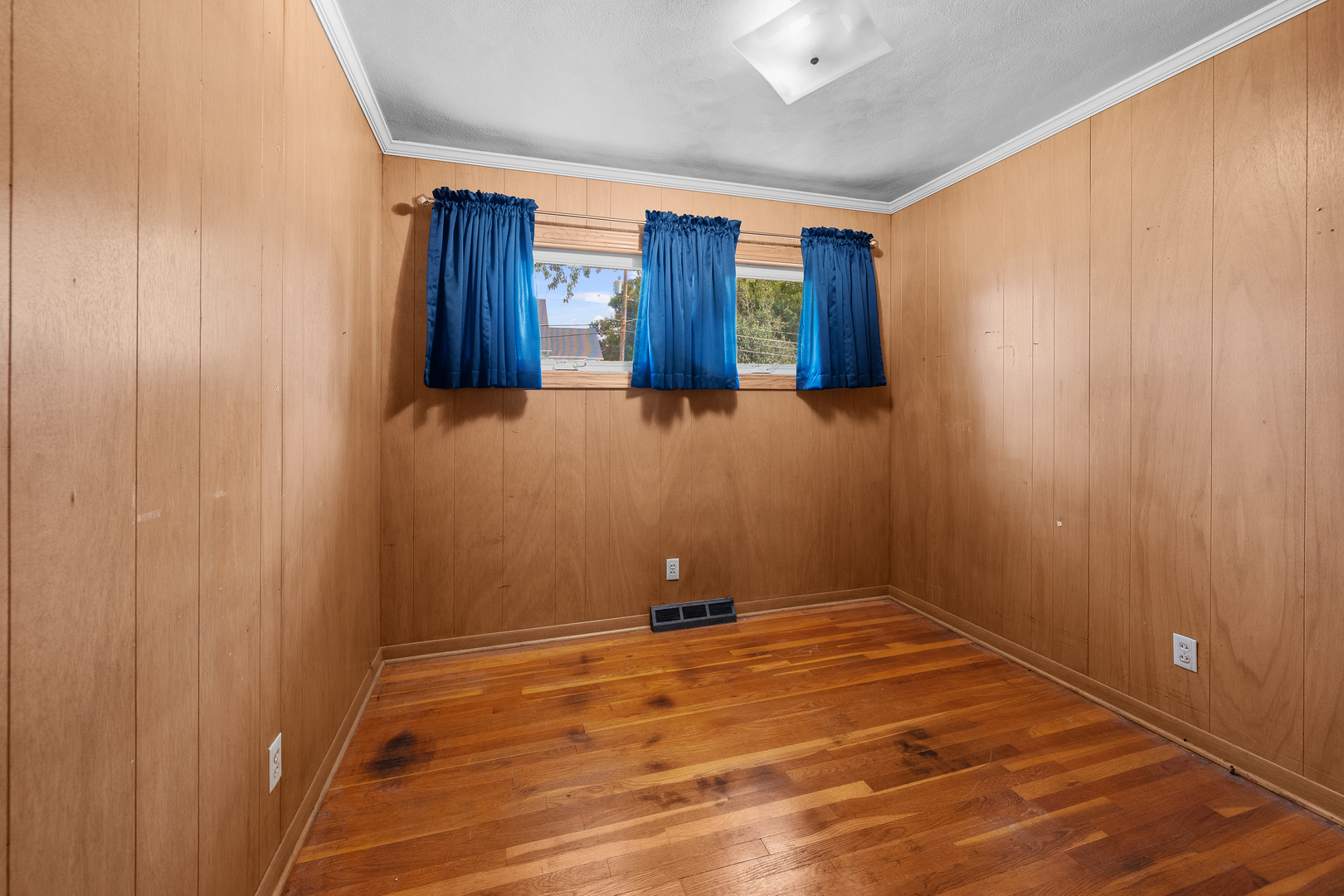 8824 27th Street Property Photo 12