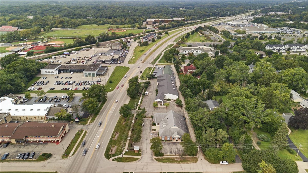 400 W Northwest Highway Property Photo 43