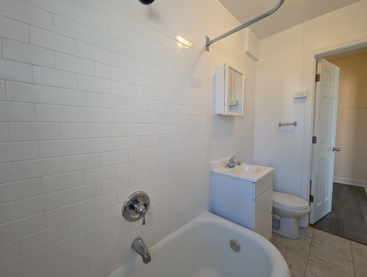 5417 N Kenmore Avenue 503 Property Photo 18
