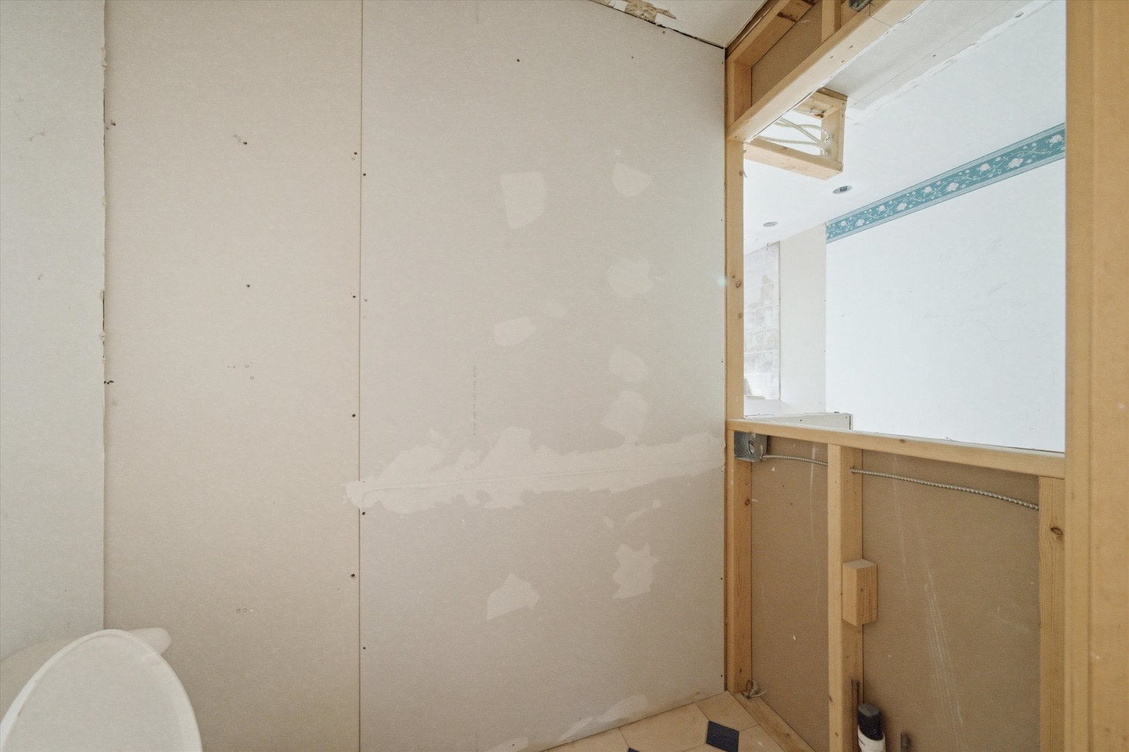 2215 Palatine Road Property Photo 6