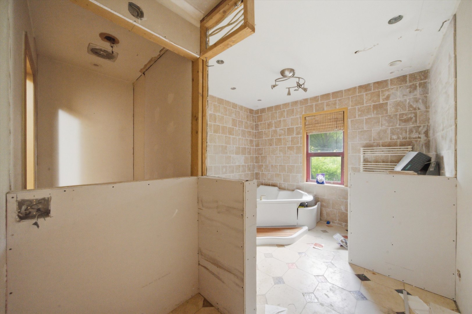 2215 Palatine Road Property Photo 7