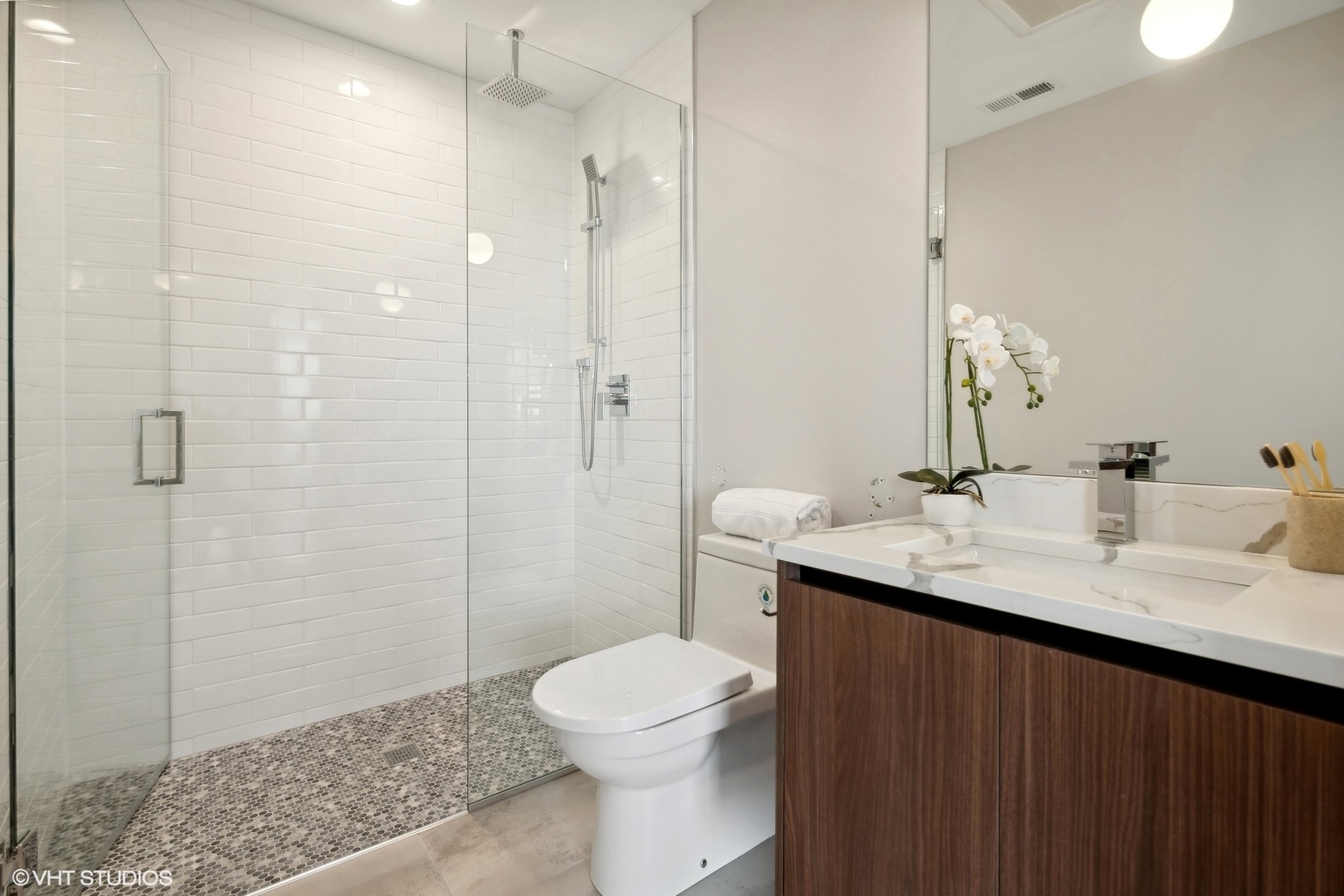 2342 W Adams Street 406 Property Photo 14
