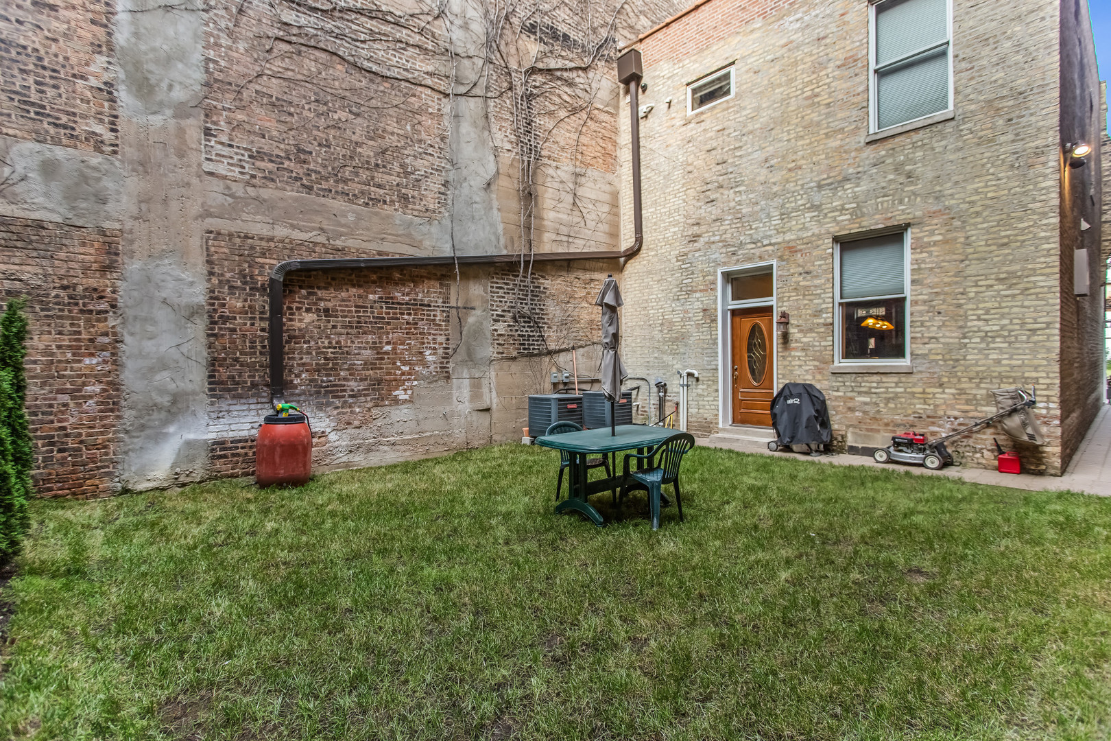 1436 N Orleans Street Property Photo 29