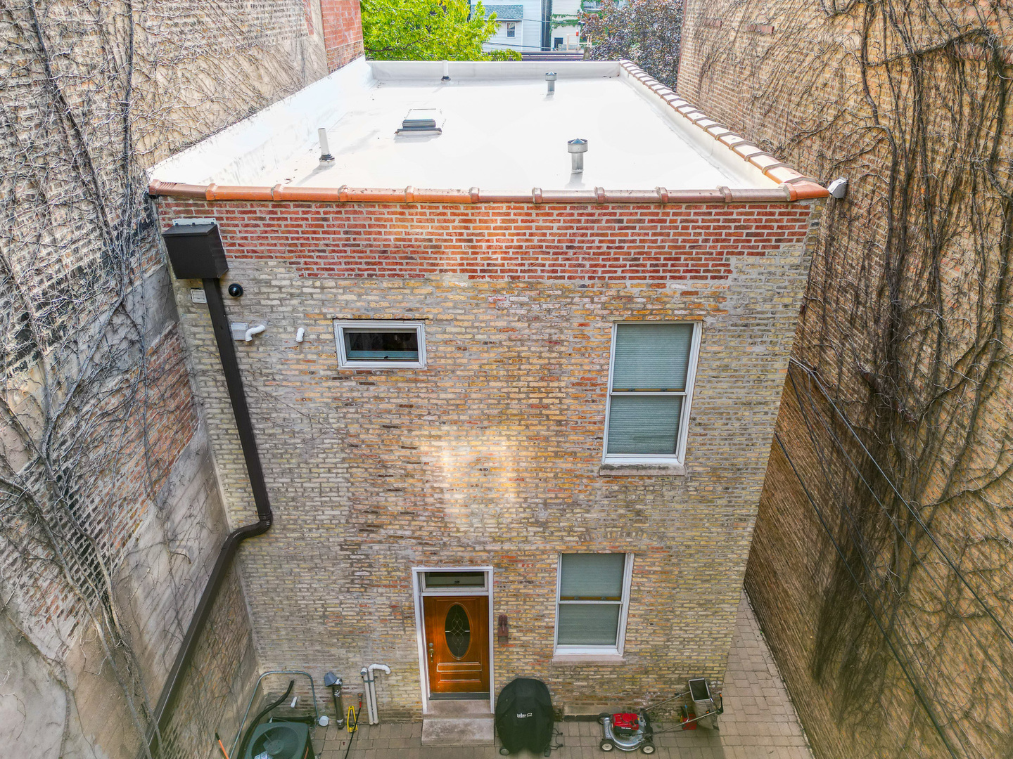 1436 N Orleans Street Property Photo 35