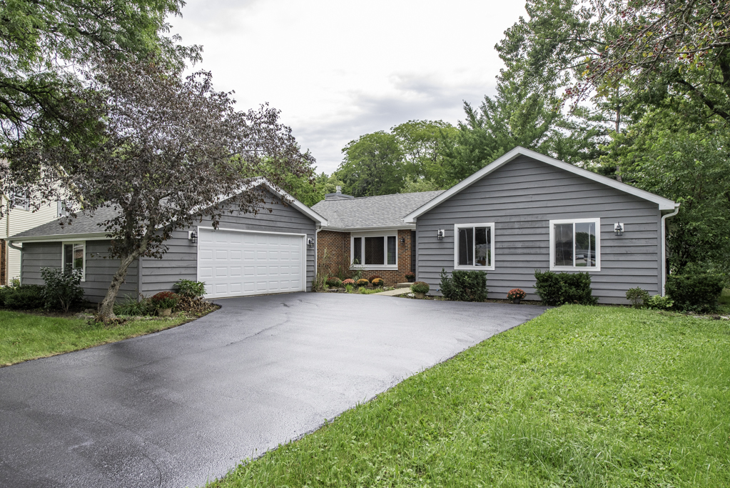 579 Phillips Circle Property Photo 1