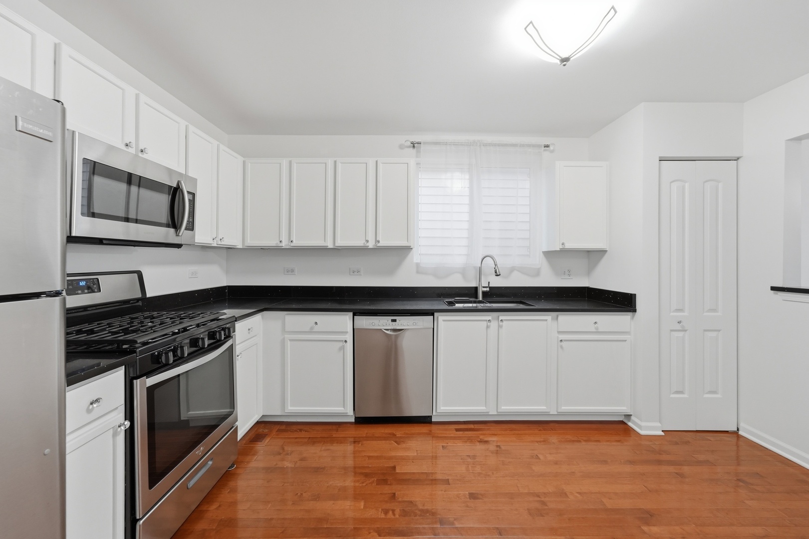 640 Four Seasons Boulevard 640 Property Photo 3