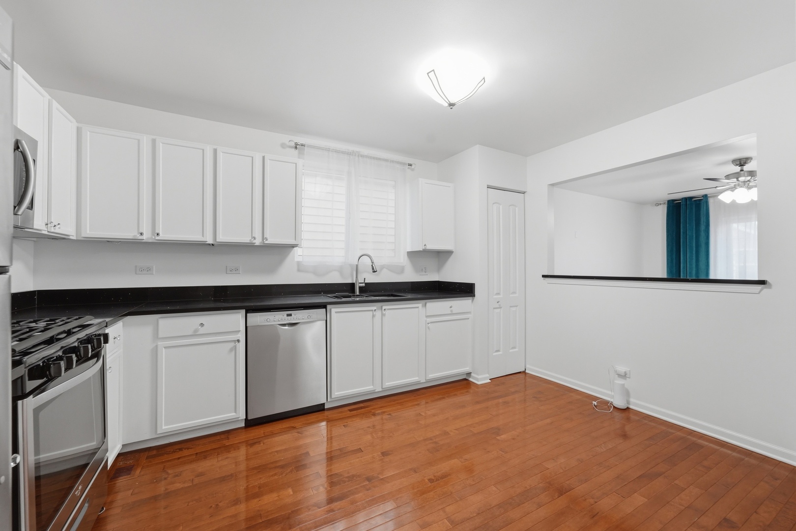 640 Four Seasons Boulevard 640 Property Photo 4