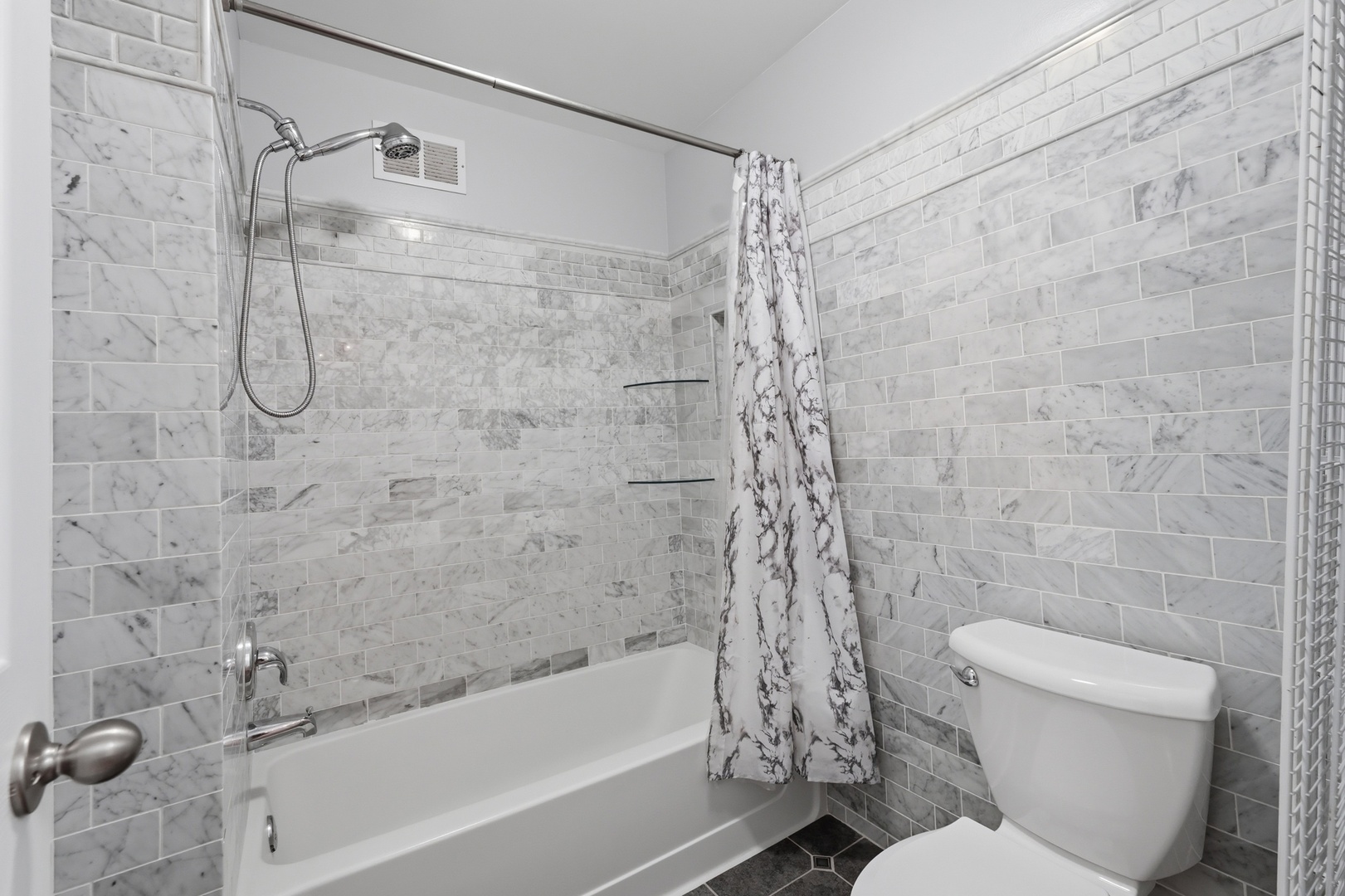 640 Four Seasons Boulevard 640 Property Photo 17