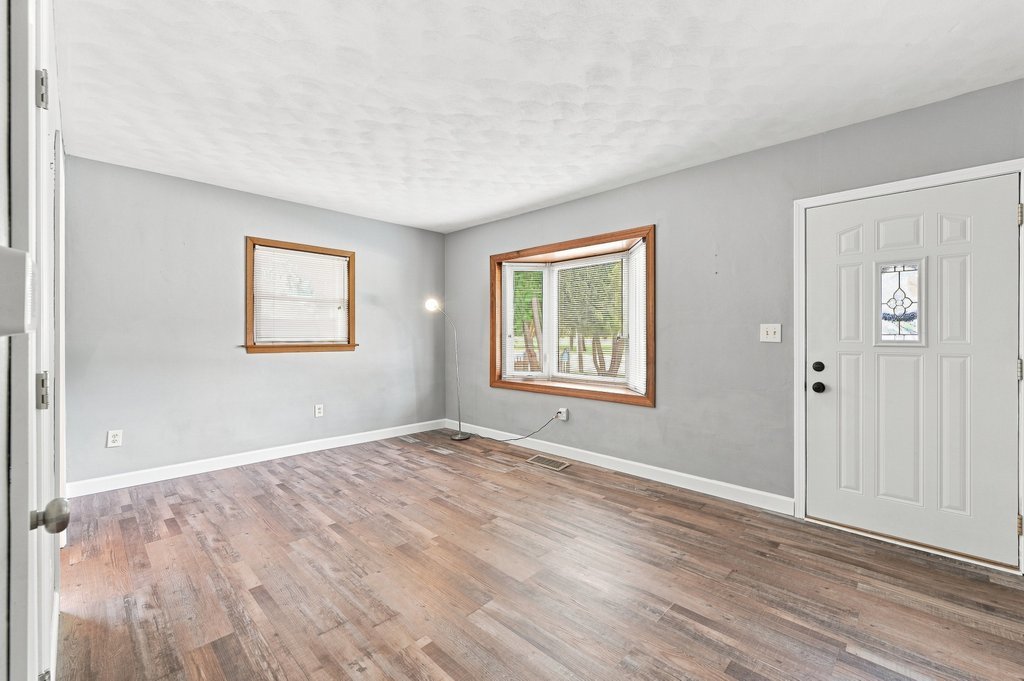 347 W 32nd Street Property Photo 3
