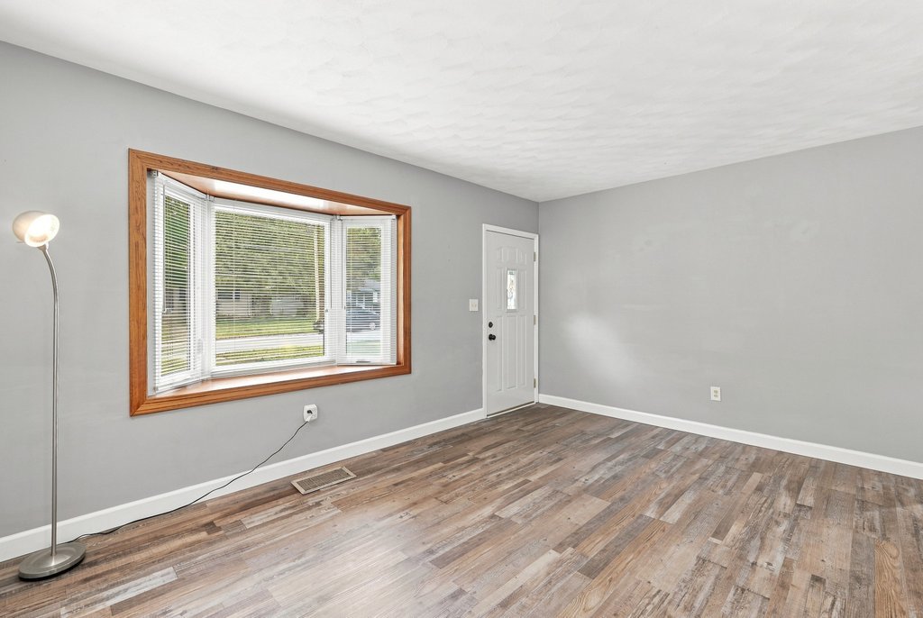347 W 32nd Street Property Photo 4