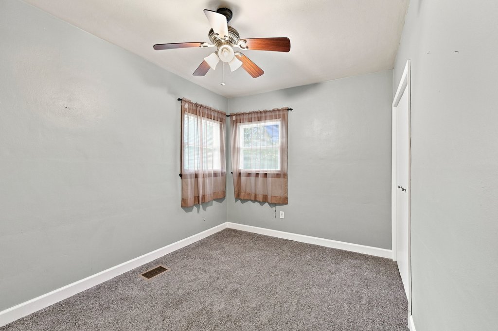 347 W 32nd Street Property Photo 12