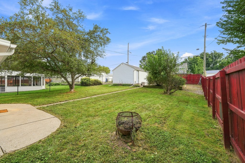 347 W 32nd Street Property Photo 19