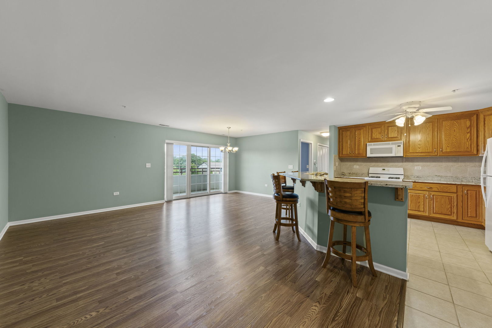 710 W 63rd Street 203 Property Photo 4
