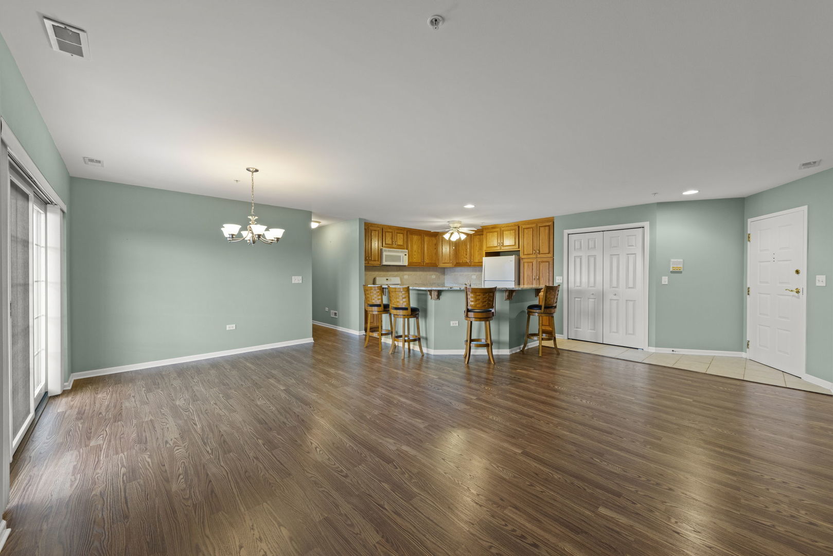 710 W 63rd Street 203 Property Photo 5