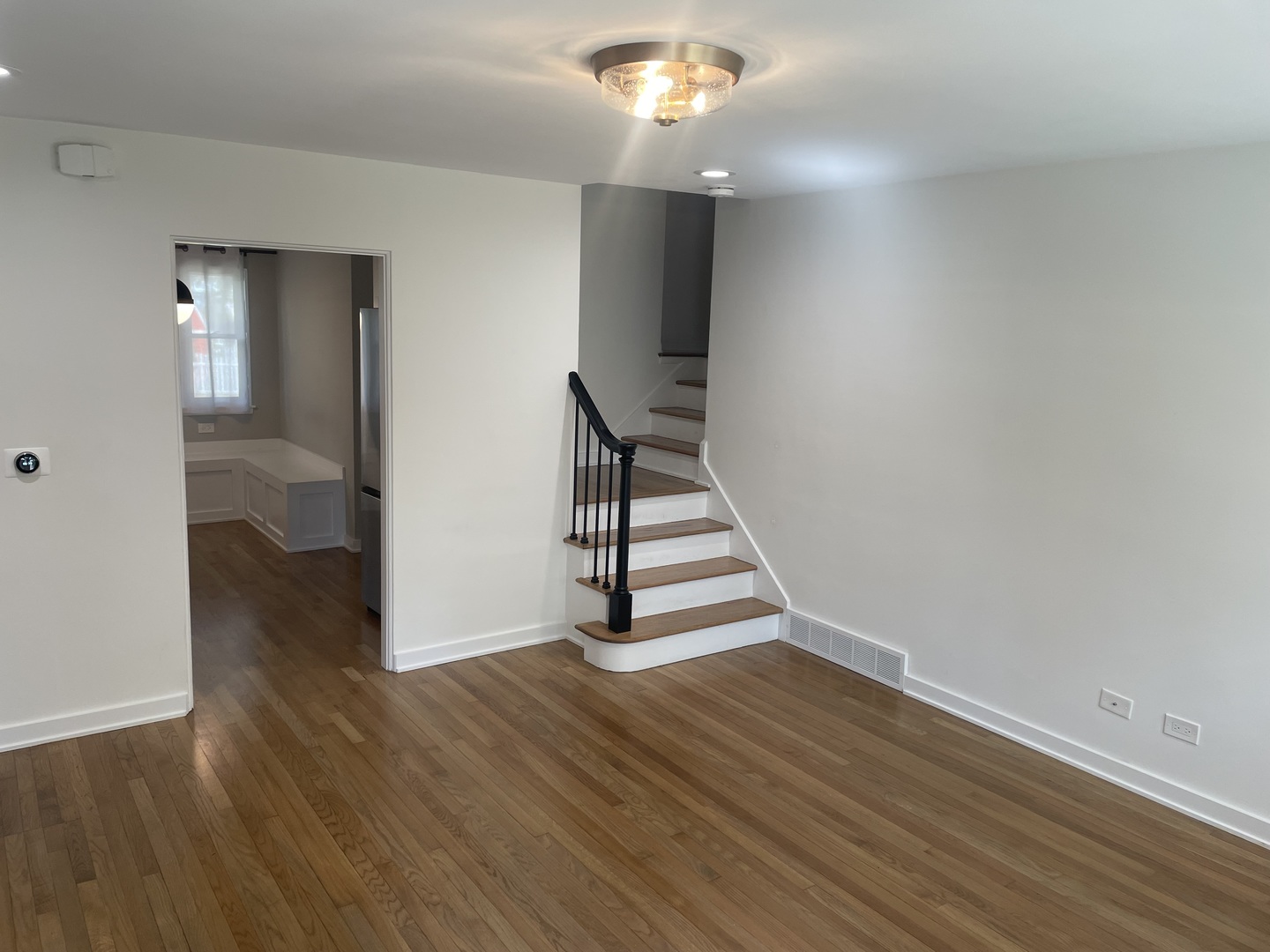 117 E 6th Avenue Property Photo 2