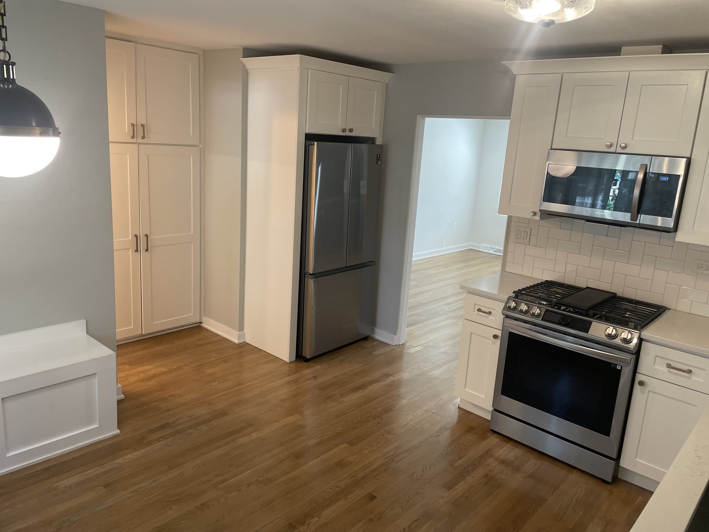 117 E 6th Avenue Property Photo 5