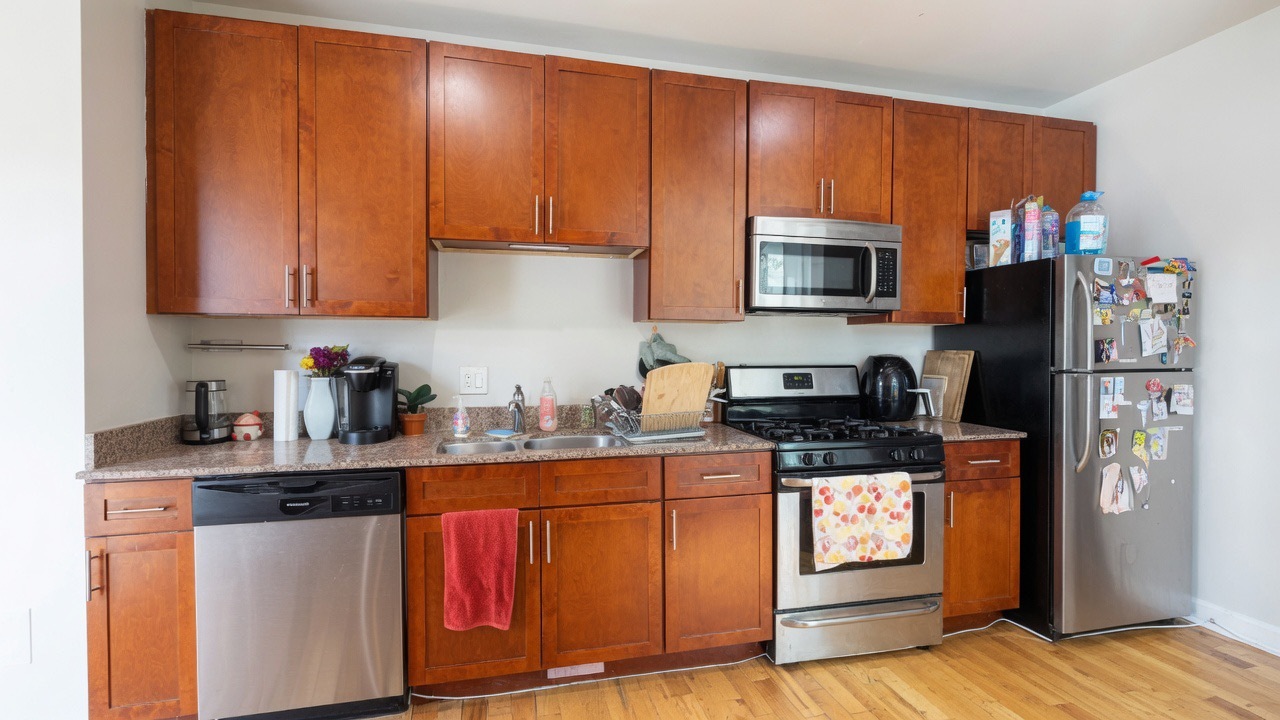 2046 W Touhy Avenue 2 Property Photo 2