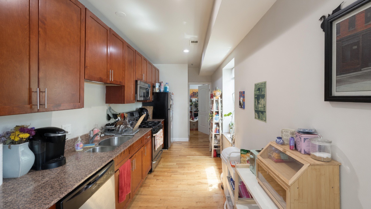 2046 W Touhy Avenue 2 Property Photo 3
