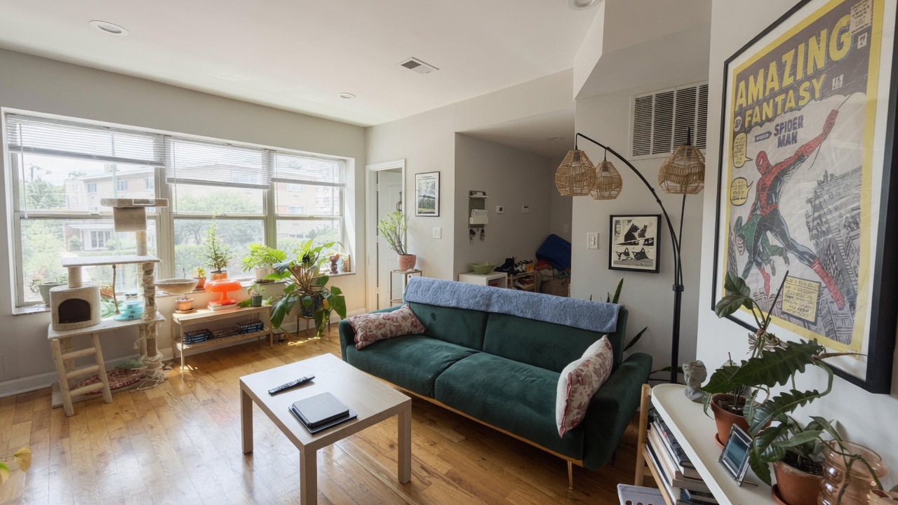 2046 W Touhy Avenue 2 Property Photo 4