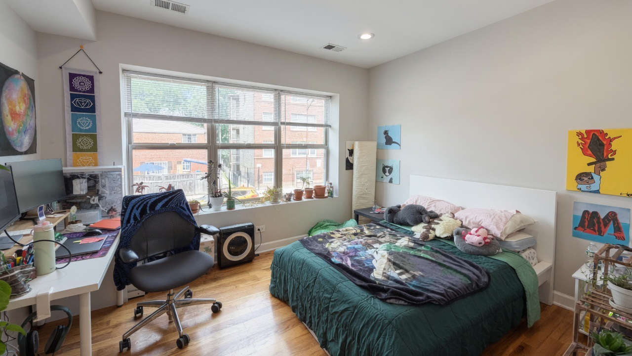 2046 W Touhy Avenue 2 Property Photo 6