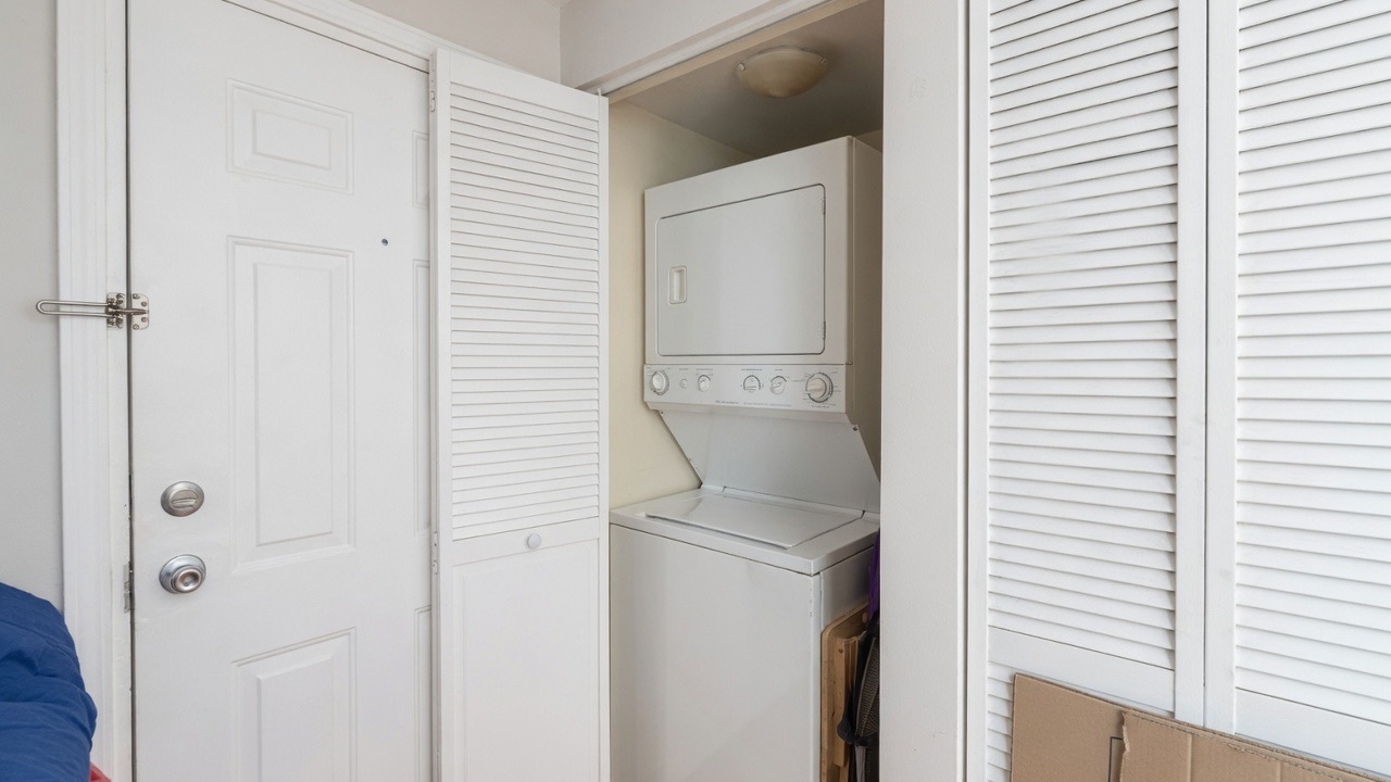 2046 W Touhy Avenue 2 Property Photo 10