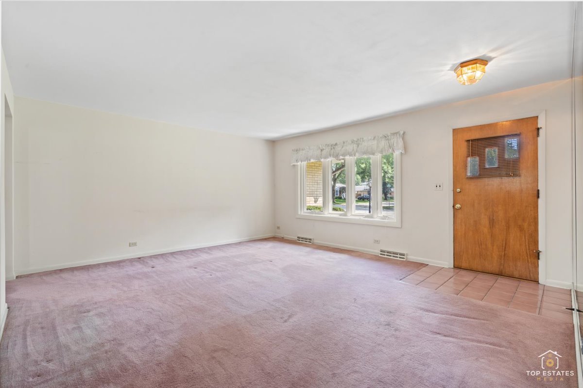 1420 N Hickory Avenue Property Photo 4