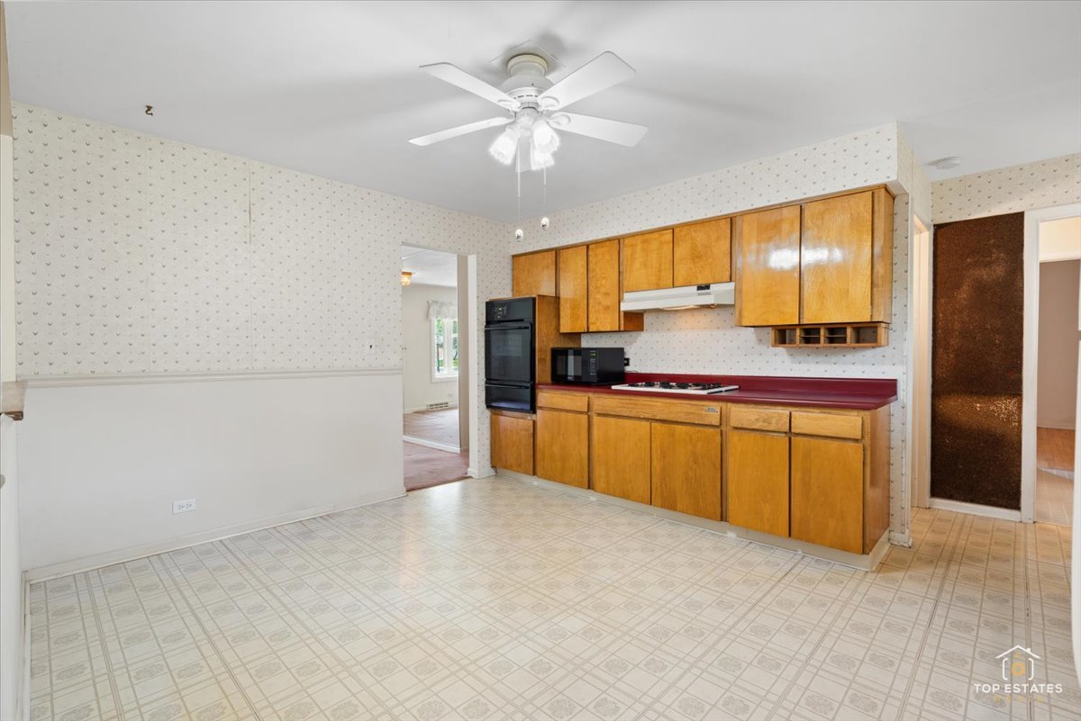 1420 N Hickory Avenue Property Photo 10