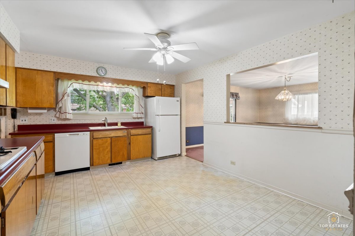 1420 N Hickory Avenue Property Photo 12