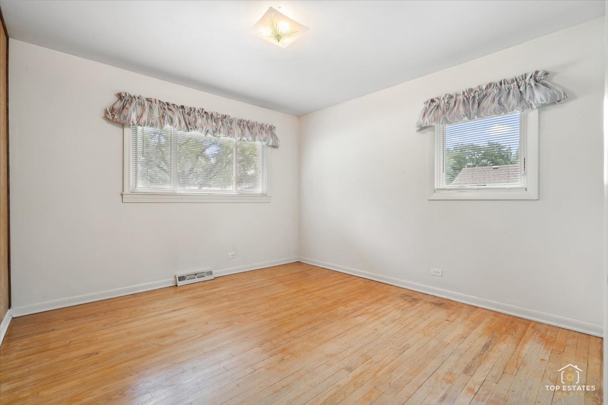 1420 N Hickory Avenue Property Photo 18
