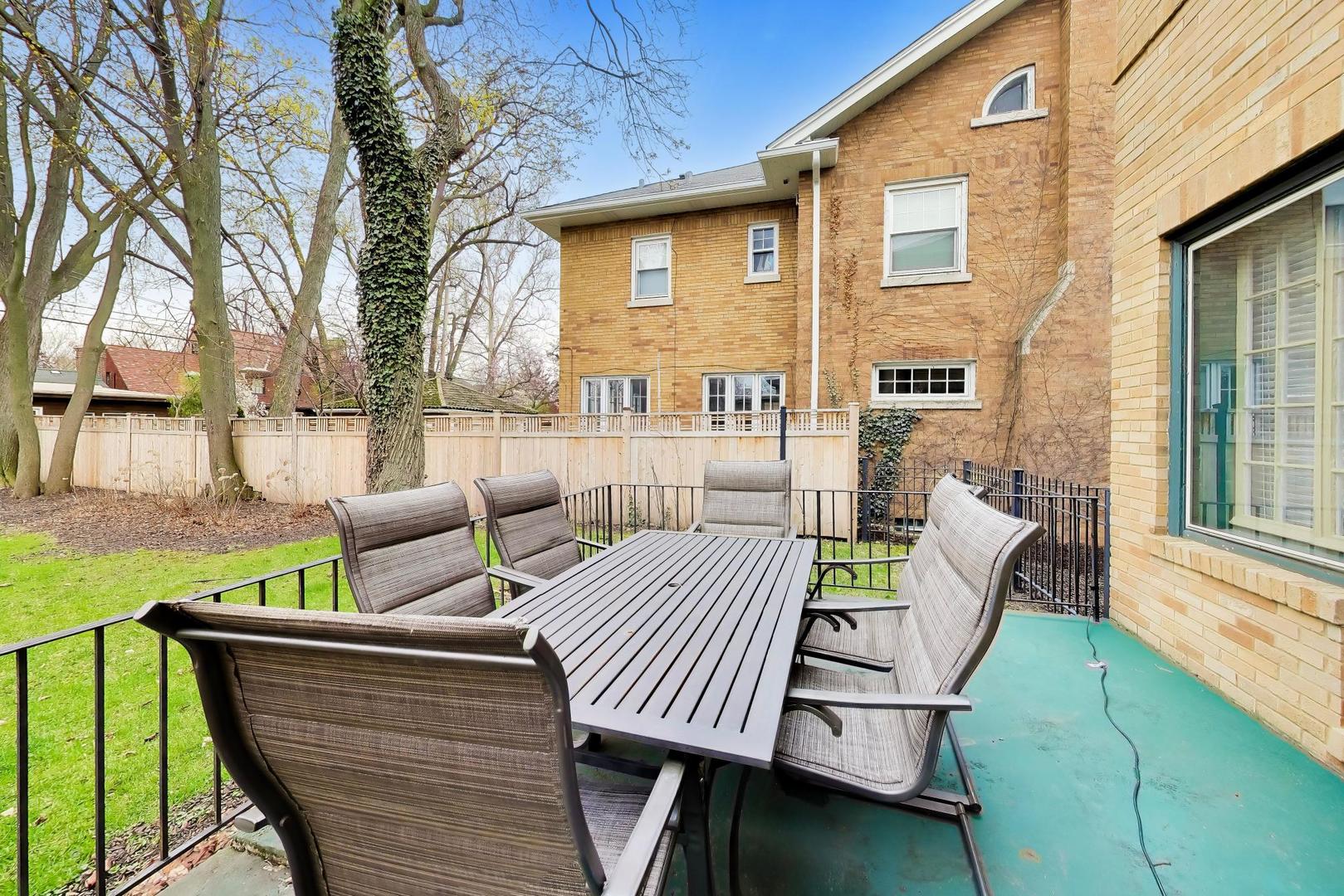 10041 S Hoyne Avenue Property Photo 33