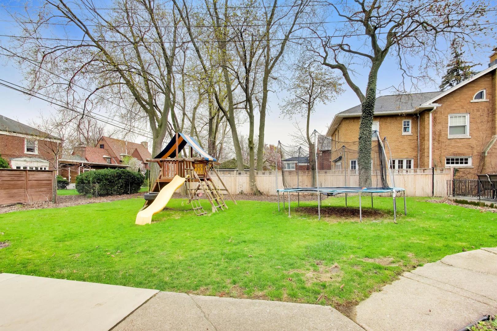 10041 S Hoyne Avenue Property Photo 36