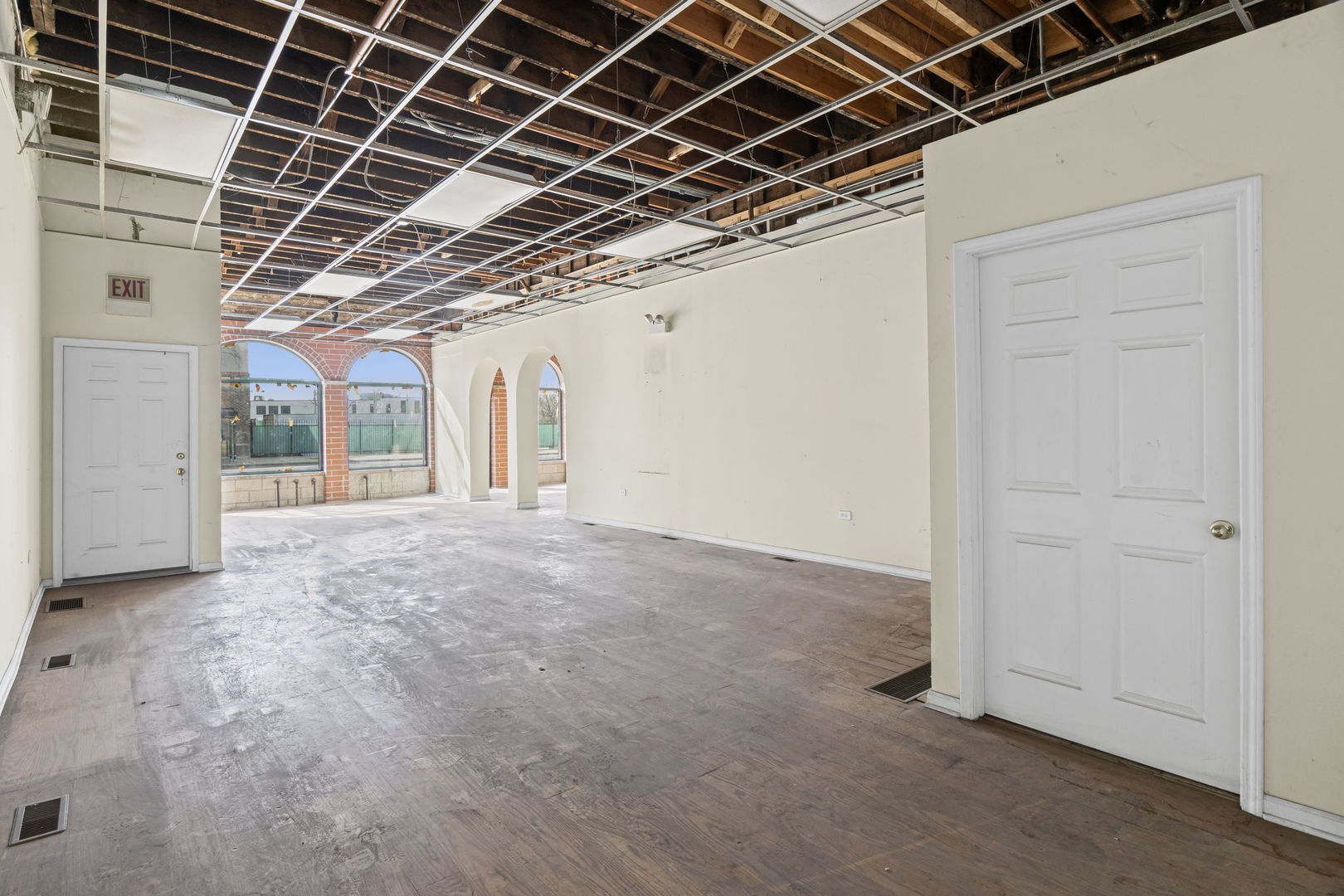 2514 S Blue Island Avenue Property Photo 9