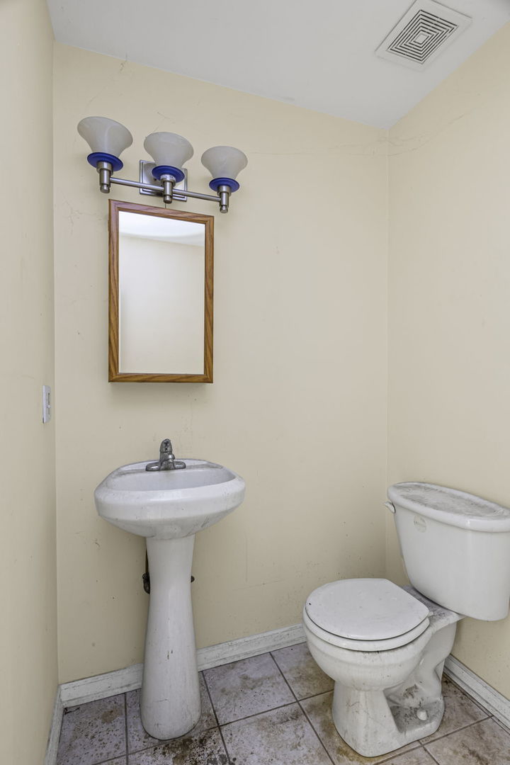 2514 S Blue Island Avenue Property Photo 10