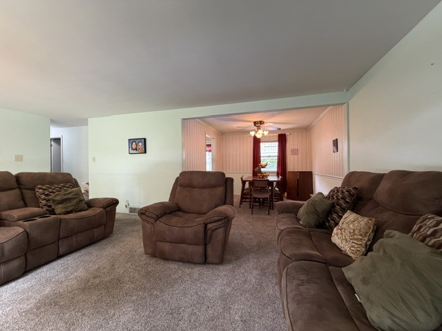 527 Edwin Drive Property Photo 6